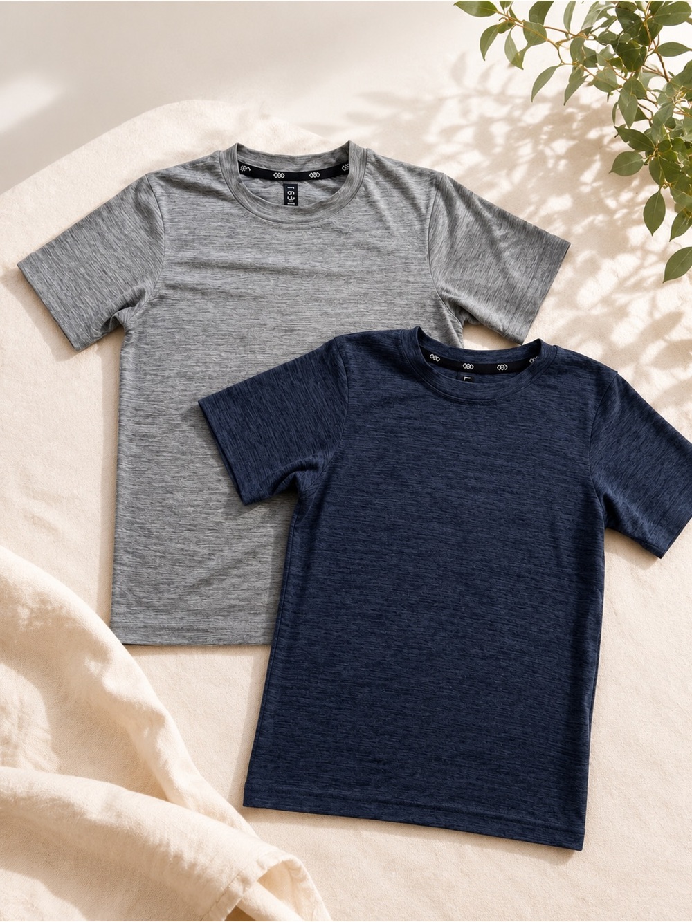 Kids Short-Sleeve Crewneck T-Shirt - Gray & Navy. Size 5